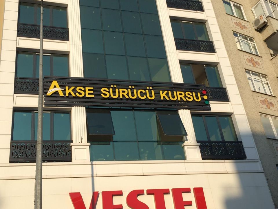 Akse Surucu Kursu Icten Led Aydınlatma Pleksı Kutu Harf Tabela