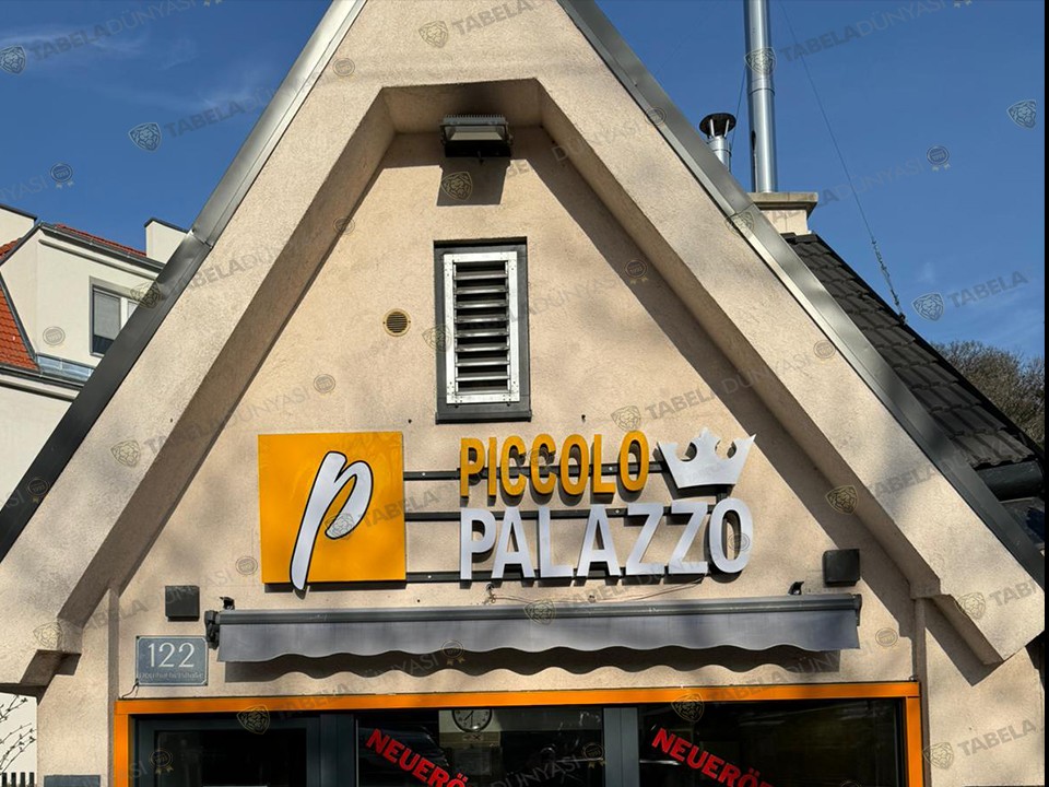 Austria_isikli_tabela_piccolo-palazzo